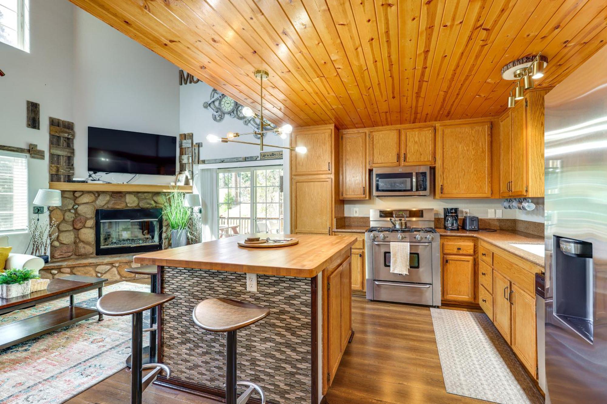 Remodeled Crestline Retreat Walk To Lake Gregory! Eksteriør billede