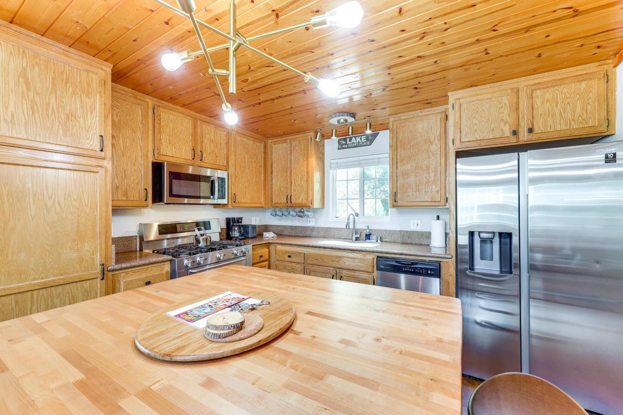 Remodeled Crestline Retreat Walk To Lake Gregory! Eksteriør billede