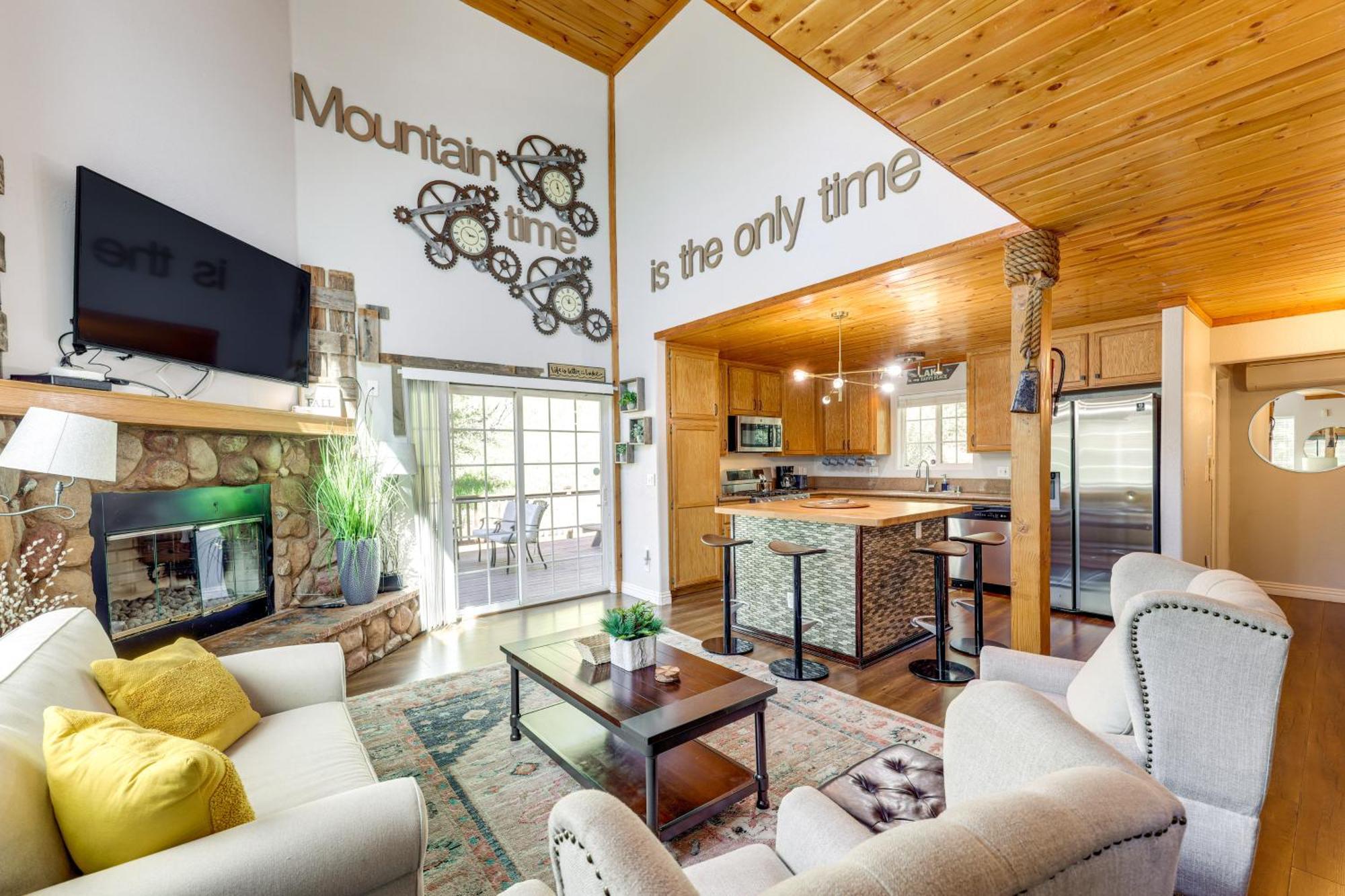 Remodeled Crestline Retreat Walk To Lake Gregory! Eksteriør billede